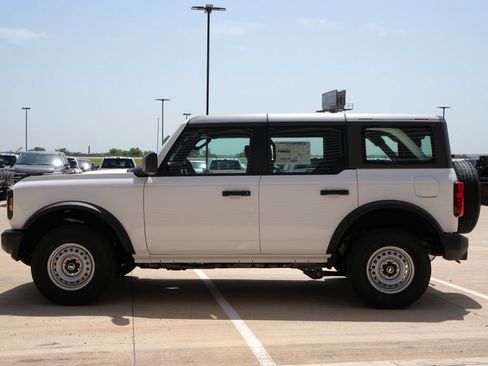 New 2026 Ford Bronco 4-Door AWD/4WD image 3