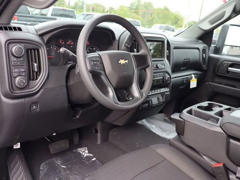 New 2026 Chevrolet Silverado 2500 Custom w/ Custom Value Package AWD/4WD image 7