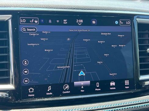 Used 2021 Chrysler Pacifica Touring-L w/ Uconnect Theater Family Group AWD/4WD image 35