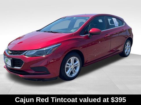Used 2018 Chevrolet Cruze LT w/ Convenience Package FWD image 4