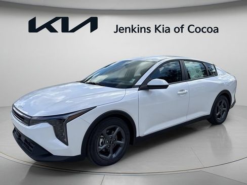 New 2026 Kia K4 FWD image 9
