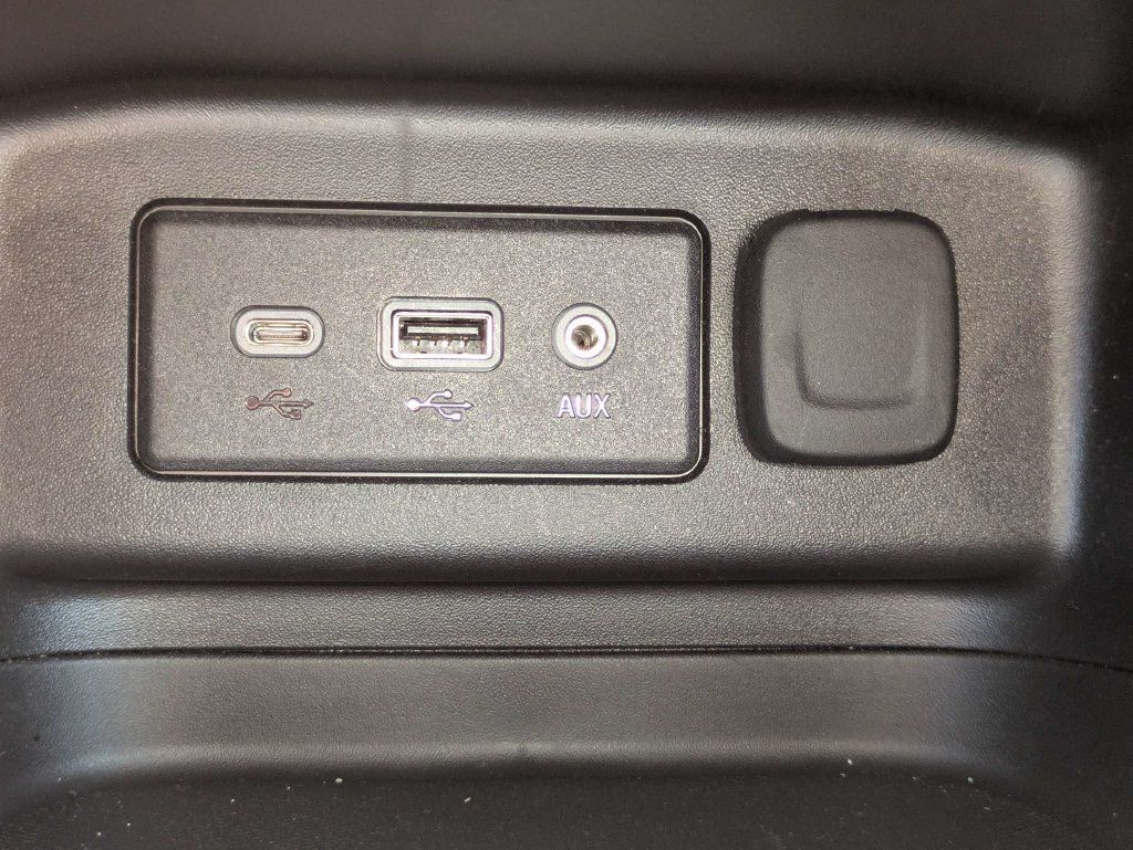 Used 2024 Chevrolet Equinox RS FWD image 24