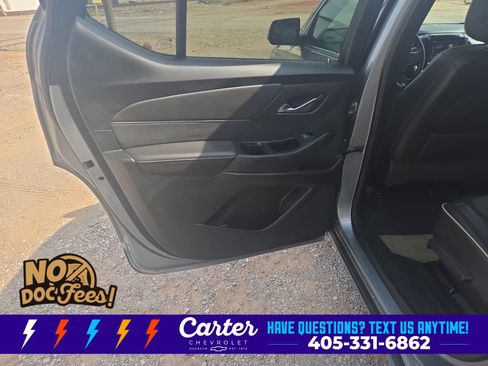 Used 2023 Chevrolet Traverse Premier FWD image 29