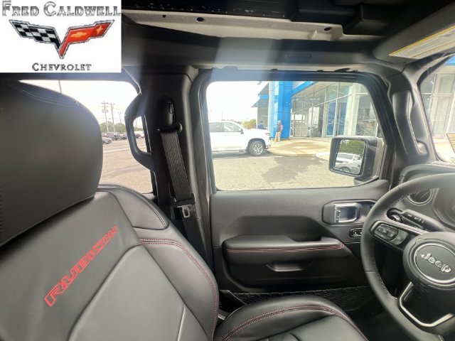 Used 2026 Jeep Wrangler Unlimited Rubicon AWD/4WD image 15