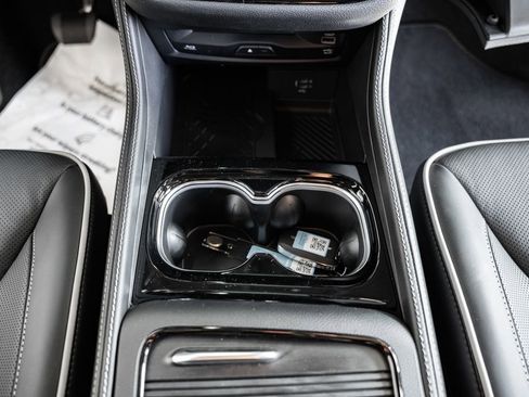 New 2026 Chrysler Pacifica Limited image 28