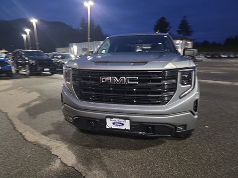 Used 2024 GMC Sierra 1500 Elevation image 3