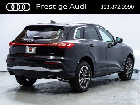 Used 2025 Audi Q5 Premium w/ Convenience Package image 8