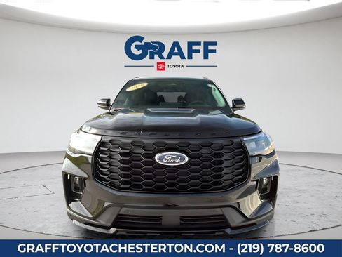 Used 2026 Ford Explorer ST-Line w/ ST-Line Street Pack AWD/4WD image 2