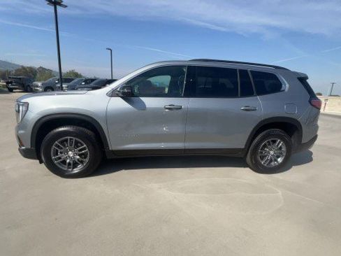 Used 2025 GMC Acadia Elevation image 5