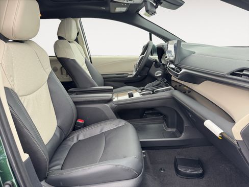 New 2026 Toyota Sienna Limited image 17
