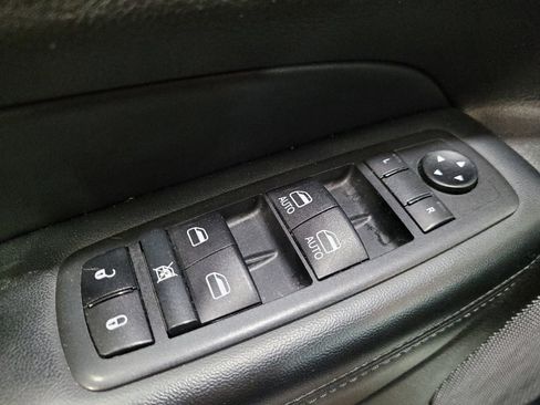 Used 2020 Jeep Grand Cherokee Laredo AWD/4WD image 26