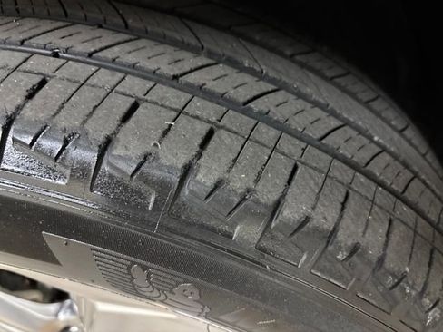 Used 2019 Toyota RAV4 Limited image 30