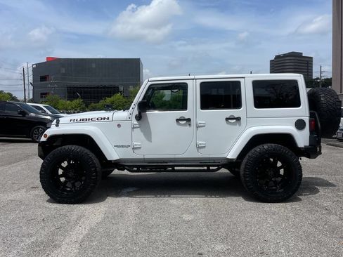 Used 2017 Jeep Wrangler Unlimited Rubicon AWD/4WD image 3