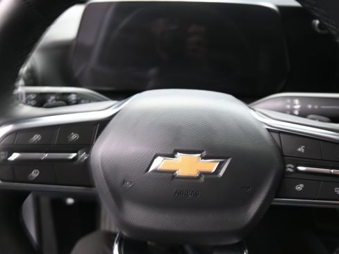 Used 2026 Chevrolet Equinox LT FWD image 16