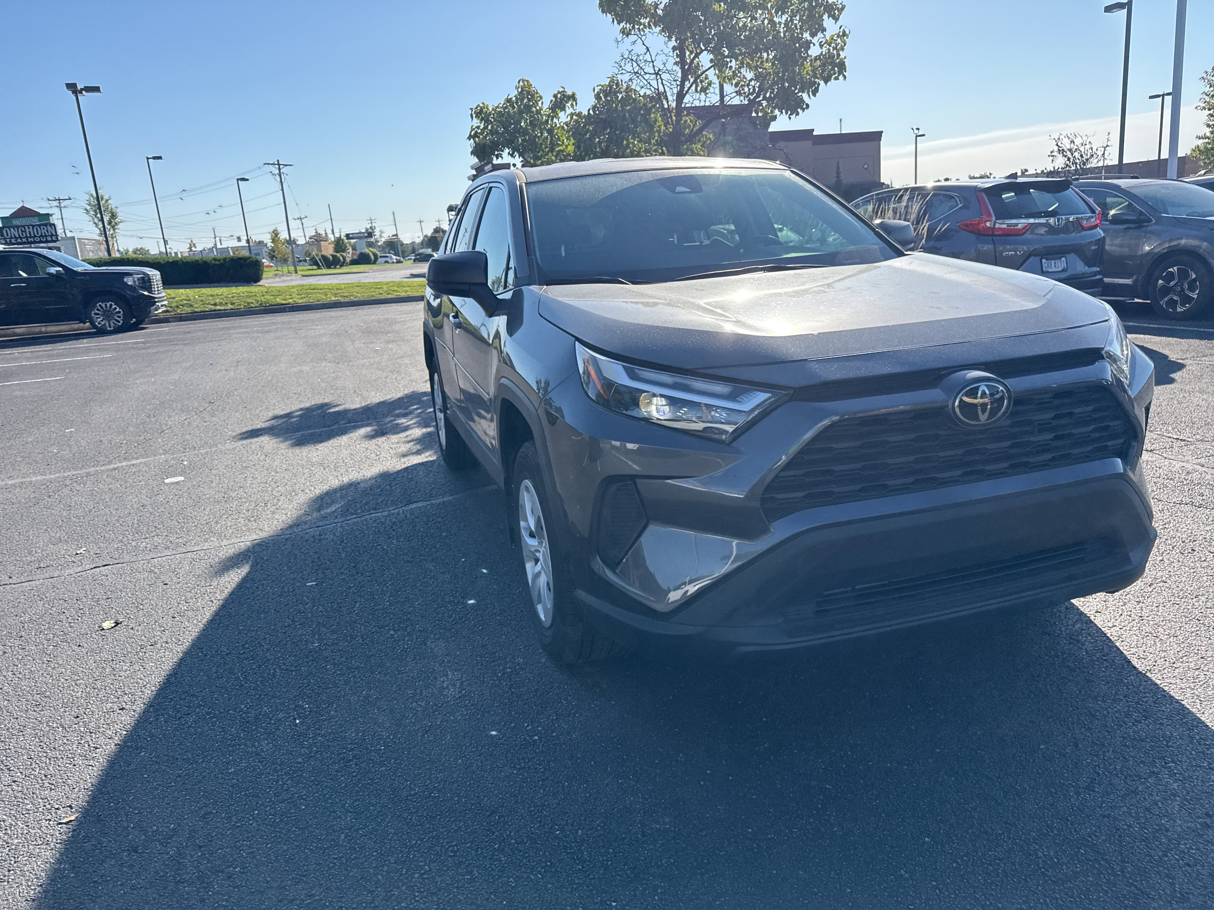 Used 2023 Toyota RAV4 LE AWD/4WD image 17