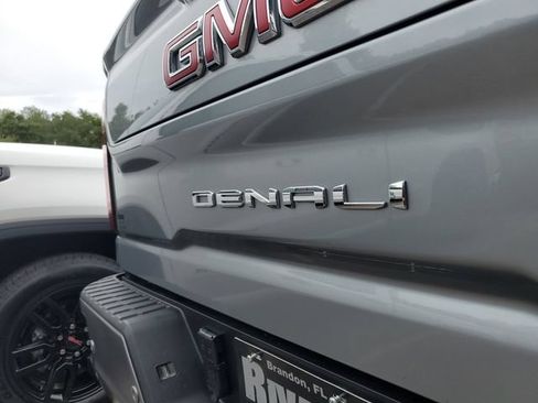 Used 2024 GMC Sierra 3500 Denali w/ Denali Reserve Package AWD/4WD image 8