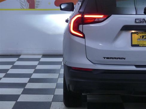 Used 2018 GMC Terrain SLE image 28