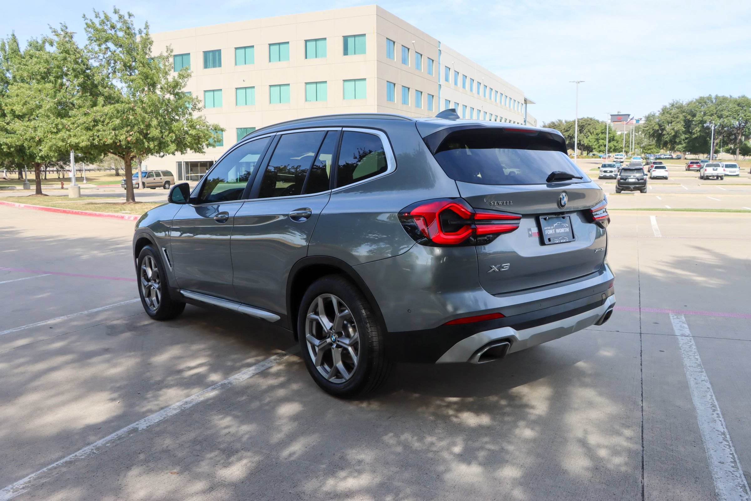 Used 2023 BMW X3 xDrive30i w/ Premium Package AWD/4WD image 5