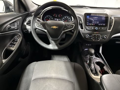 Used 2022 Chevrolet Malibu LT FWD image 11