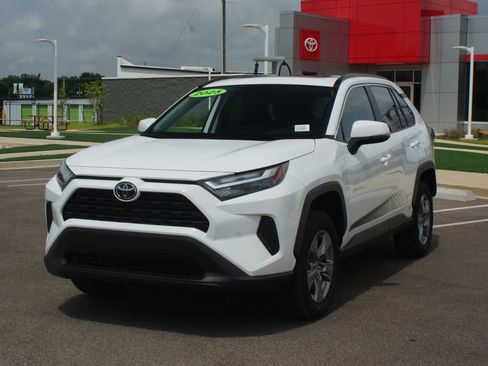 Certified 2025 Toyota RAV4 XLE AWD/4WD image 25