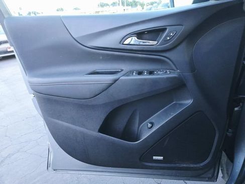 Used 2023 Chevrolet Equinox RS w/ RS Leather Package FWD image 17