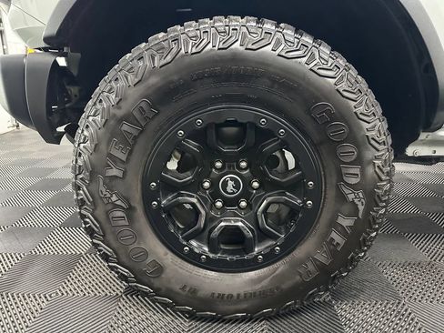 Used 2023 Ford Bronco Wildtrak AWD/4WD image 37
