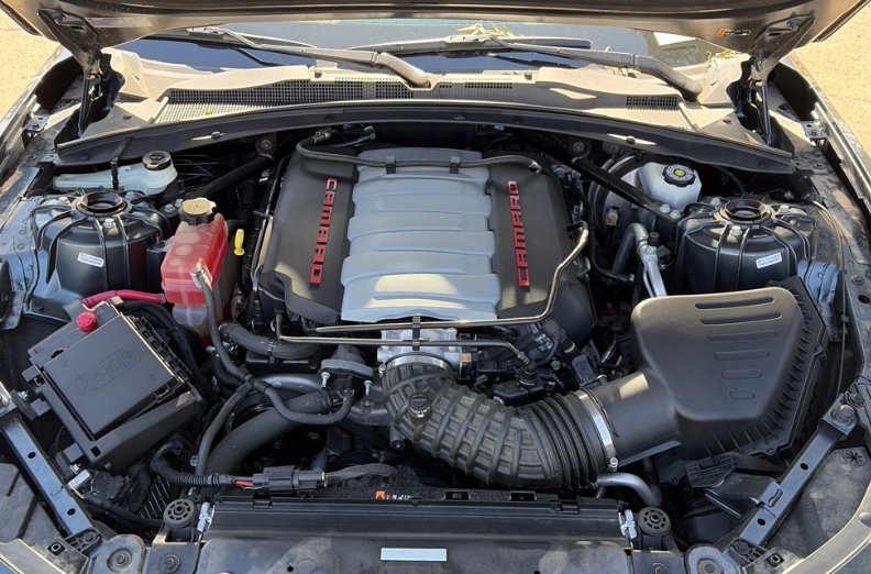 Used 2022 Chevrolet Camaro LT w/ Technology Package RWD image 9