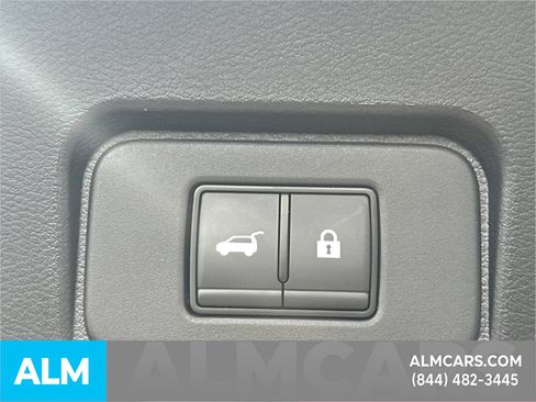 Used 2025 Nissan Rogue SV FWD image 23