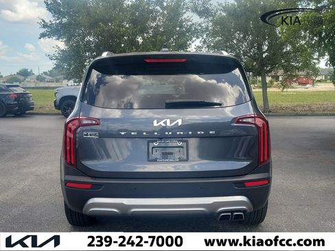 Certified 2022 Kia Telluride EX w/ EX Premium Package FWD image 5