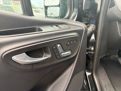 Used 2021 Mercedes-Benz Sprinter 2500 image 8