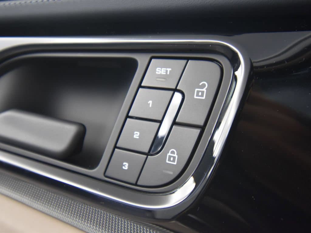 New 2025 Porsche Panamera 4 AWD/4WD image 24