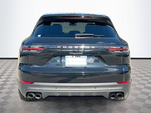Used 2023 Porsche Cayenne image 6
