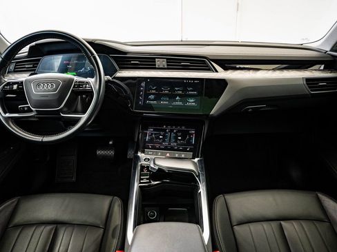 Used 2021 Audi e-tron Premium w/ Convenience Plus Package image 28