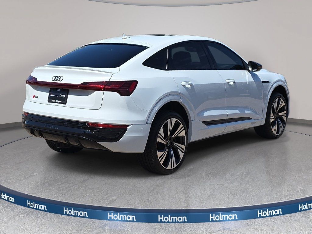 Certified 2024 Audi Q8 e-tron Prestige AWD/4WD image 5
