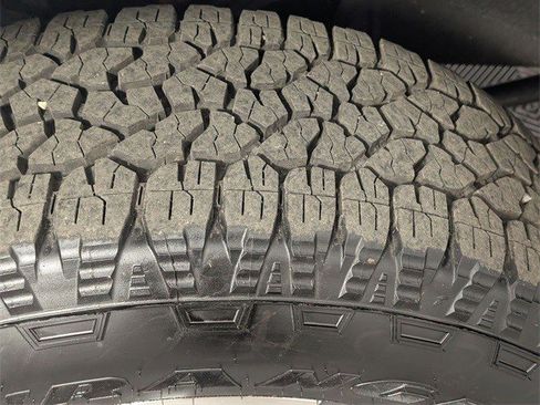 Certified 2025 Chevrolet Silverado 2500 Custom w/ Custom Value Package image 8