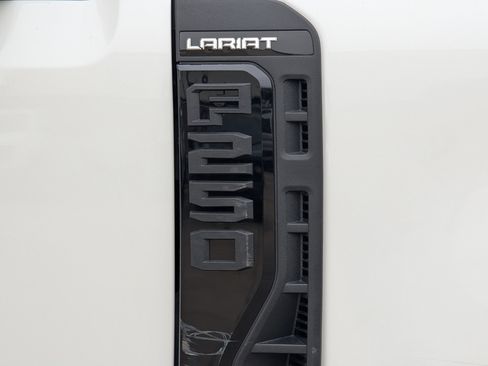 New 2026 Ford F250 Lariat w/ Black Appearance Package AWD/4WD image 9
