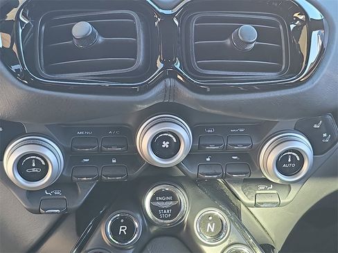 Used 2020 Aston Martin V8 Vantage Coupe image 24