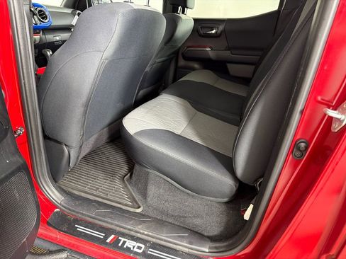 Used 2021 Toyota Tacoma TRD Sport RWD image 17