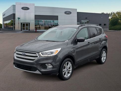 Used 2019 Ford Escape SEL image 5