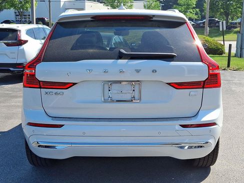 Certified 2023 Volvo XC60 T8 Ultimate w/ Climate Package AWD/4WD image 5