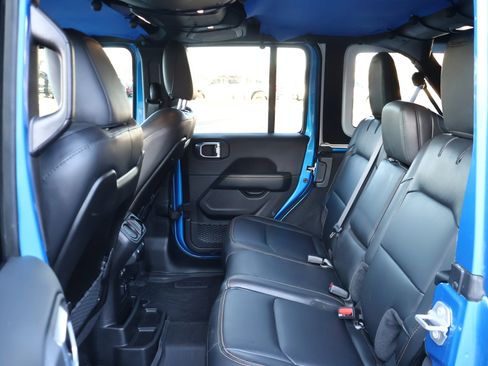 Used 2024 Jeep Wrangler Sahara image 21