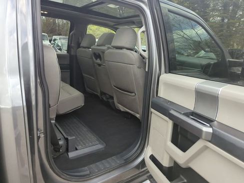 Certified 2022 Ford F250 XLT w/ XLT Premium Package AWD/4WD image 16