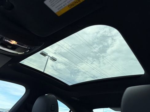 Certified 2025 Mercedes-Benz CLA 250 4MATIC image 5