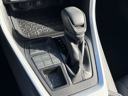 Used 2024 Toyota RAV4 XLE image 23