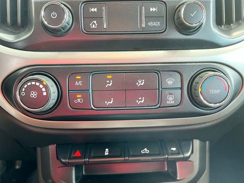 Used 2021 Chevrolet Colorado LT w/ LT Convenience Package image 15