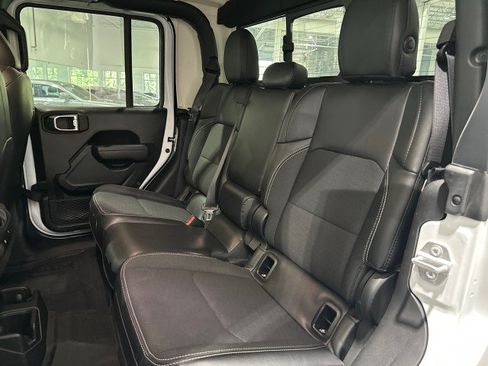 Used 2023 Jeep Gladiator Sport AWD/4WD image 48