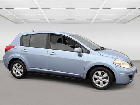Used 2009 Nissan Versa Hatchback w/ Convenience Pkg FWD image 7