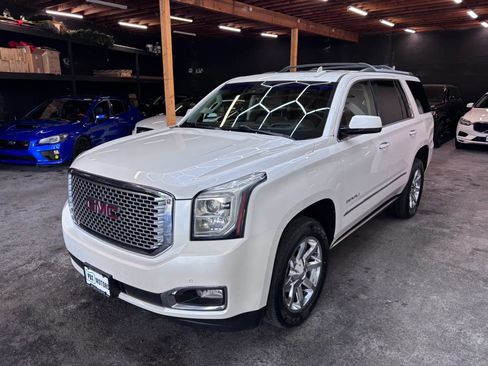 Used 2016 GMC Yukon Denali w/ Open Road Package AWD/4WD image 3