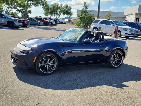Used 2021 MAZDA MX-5 Miata Grand Touring RWD image 5