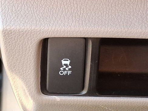 Used 2012 Honda Accord LX image 19